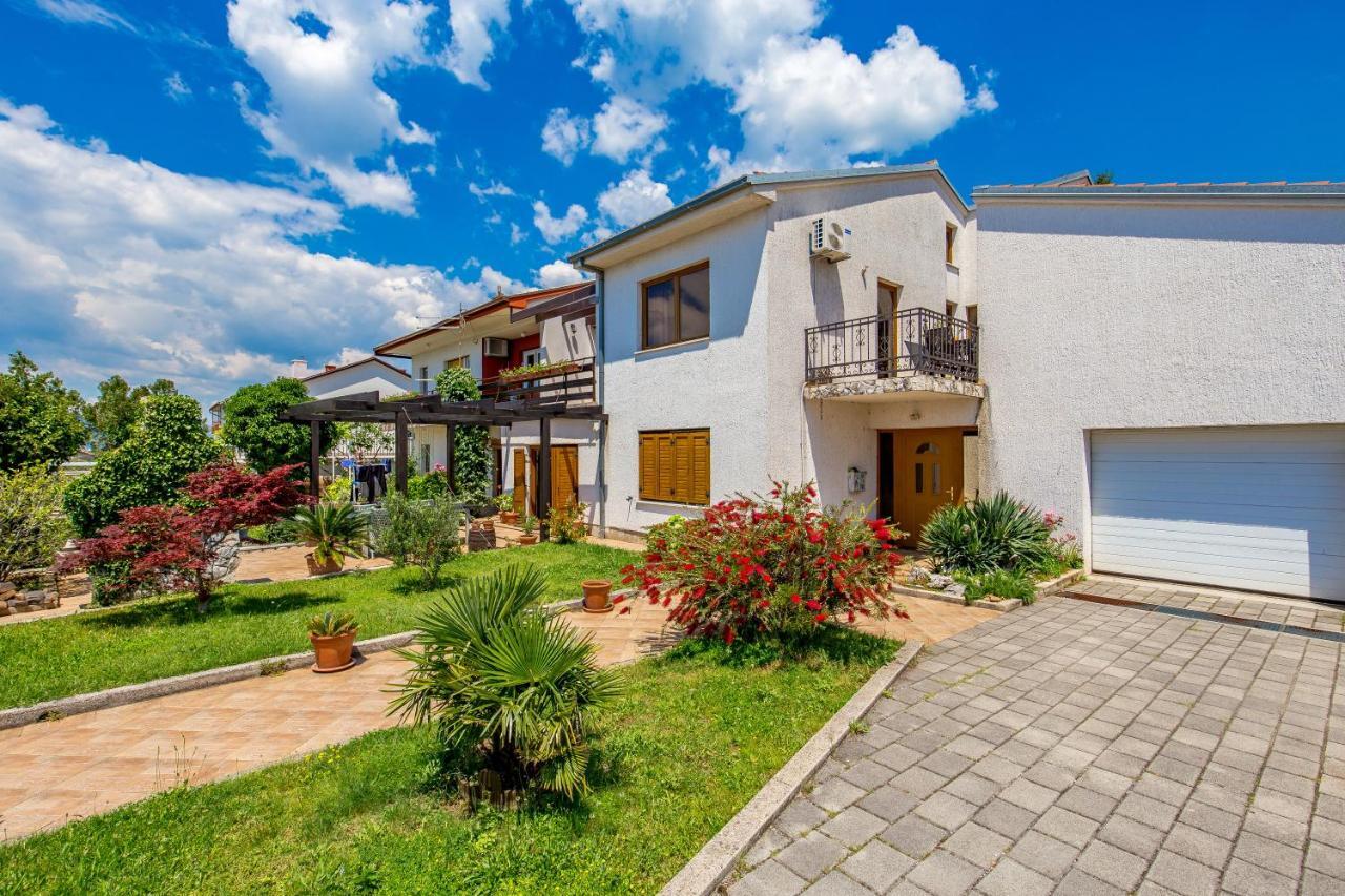 Fara Apartment